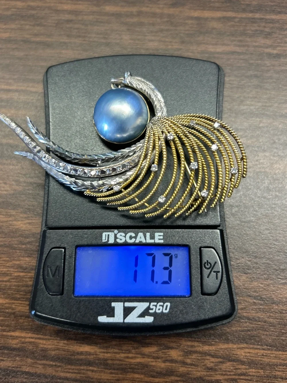 Vintage 14k yellow & white gold diamonds bird 16mm blue mabe Pearl Drop Brooch